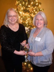 Lois Smith accepts The Logue Award